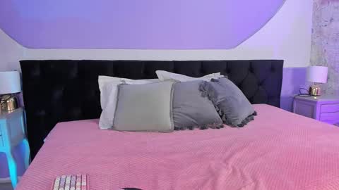 Julieta  online show from September 17, 2025, 11:56 am