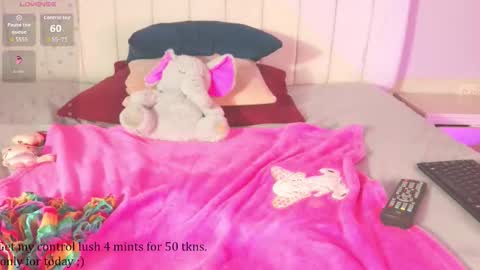 Julieta  IG juietaflower06 online show from February 2, 2026, 11:20 am