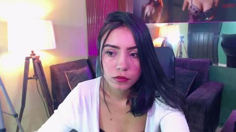 julieta_fn online show from April 8, 2026, 3:12 pm