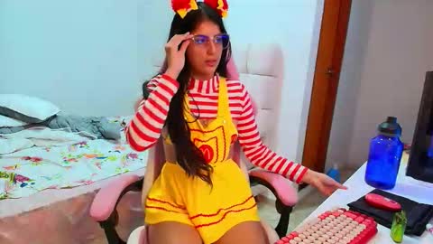 Snapshot of julieta_rose19 chatting on October 31, 2025, 3:29 am julieta_rose19 online show from October 31, 2025, 3:29 am