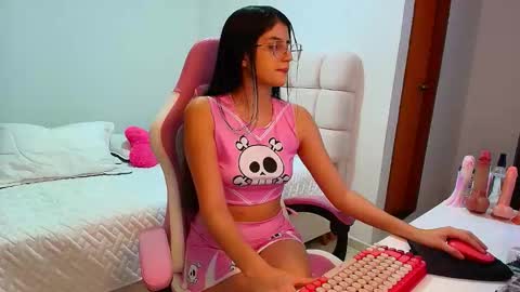Snapshot of julieta_rose19 chatting on November 3, 2025, 1:40 am julieta_rose19 online show from November 3, 2025, 1:40 am