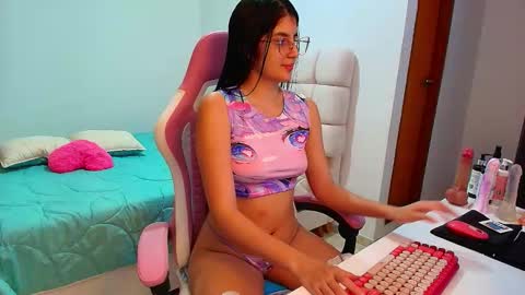 Snapshot of julieta_rose19 chatting on November 14, 2025, 1:37 am julieta_rose19 online show from November 14, 2025, 1:37 am