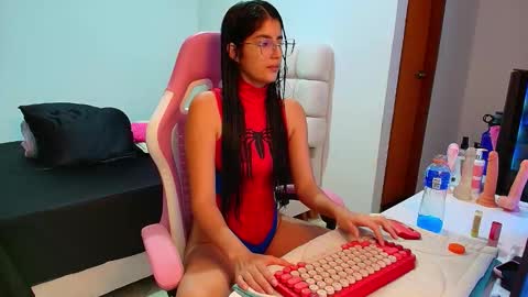 Snapshot of julieta_rose19 chatting on December 2, 2025, 11:59 am julieta_rose19 online show from December 2, 2025, 11:59 am