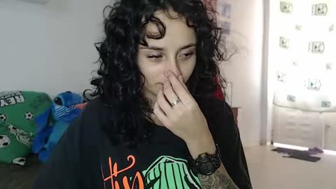 Julieta Jaguar online show from December 4, 2024, 3:21 pm