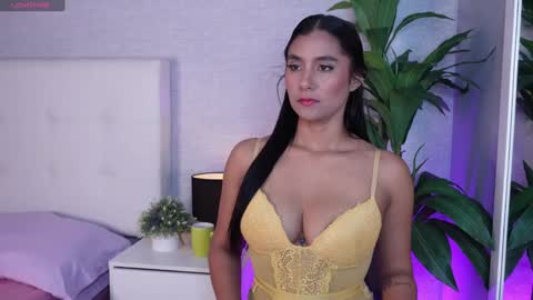 Snapshot of julietatafur chatting on January 4, 2025, 1:10 pm julietatafur online show from January 4, 2025, 1:10 pm