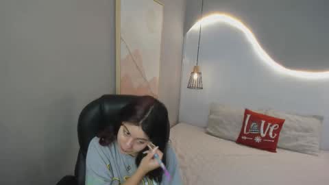 Julieth  online show from November 20, 2025, 6:40 pm