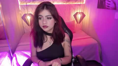 Julieth  online show from March 6, 2026, 8:27 pm