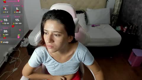 Julieth  online show from December 17, 2024, 12:00 pm