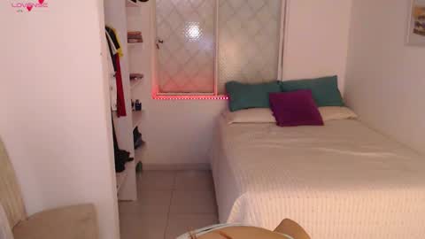 Julieta online show from September 19, 2025, 12:39 pm