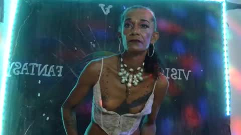 Julieth Wolf online show from February 3, 2025, 2:03 am