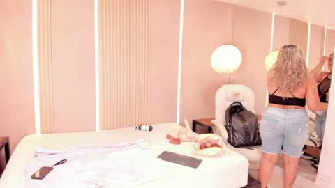 Snapshot of julietha_taylor chatting on July 16, 2026, 2:17 am Julietha online show from July 16, 2026, 2:17 am