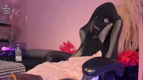 Snapshot of juliethmosss chatting on June 3, 2026, 11:43 pm Julieth online show from June 3, 2026, 11:43 pm