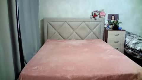 Snapshot of julietkalen chatting on March 7, 2025, 3:51 am Julietkitty online show from March 7, 2025, 3:51 am