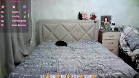 Snapshot of julietkalen chatting on March 5, 2026, 4:19 am Julietkitty online show from March 5, 2026, 4:19 am