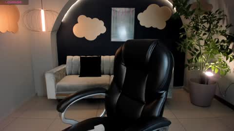 Snapshot of juliettabasset chatting on February 2, 2025, 7:04 pm JULIETTA online show from February 2, 2025, 7:04 pm