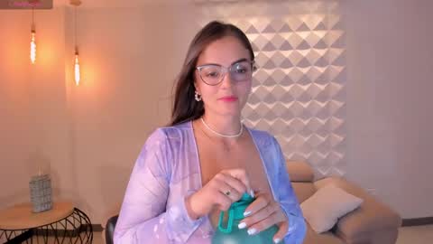 Snapshot of juliettabasset chatting on February 28, 2025, 6:20 pm JULIETTA online show from February 28, 2025, 6:20 pm