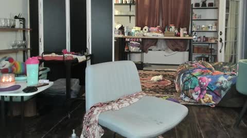 Here most days 3 online show from January 21, 2025, 2:43 am