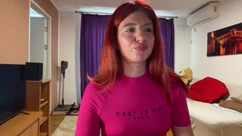 Snapshot of julietterosie chatting on May 27, 2026, 8:33 am Rose online show from May 27, 2026, 8:33 am