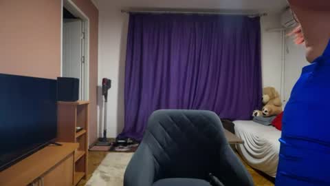 Snapshot of julietterosie chatting on June 12, 2026, 9:14 pm Rose online show from June 12, 2026, 9:14 pm