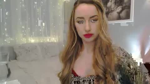 JulietteSensual online show from January 12, 2025, 9:29 pm