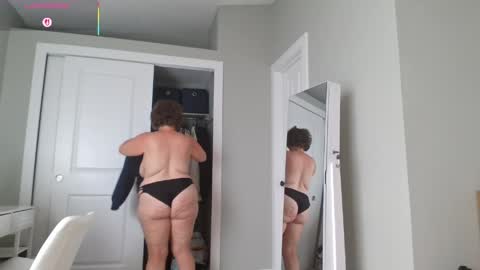 Snapshot of julimonroe chatting on May 1, 2026, 3:16 pm Juli Monroe online show from May 1, 2026, 3:16 pm