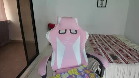 Juline Smith online show from September 12, 2025, 12:38 pm