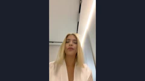 Bella online show from May 18, 2026, 9:59 am
