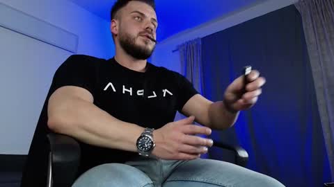 JULiUS   online show from January 28, 2025, 11:17 pm