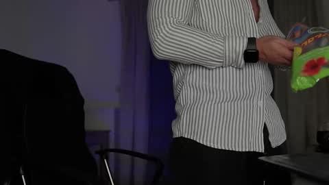 JULiUS   online show from September 10, 2025, 5:57 pm