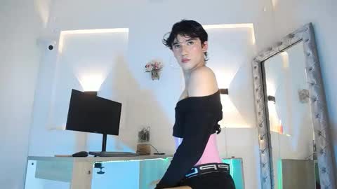 jullian online show from May 23, 2026, 10:03 pm