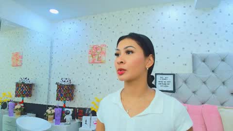 Julieta Reyes   online show from September 10, 2025, 11:43 am