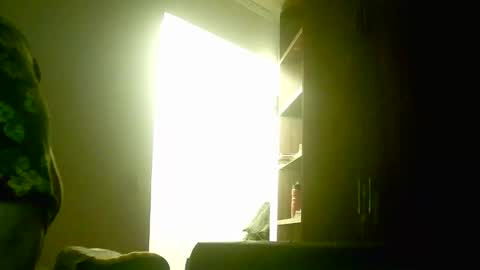 Mia online show from February 25, 2025, 7:52 am