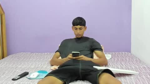 junior_bigcock3 online show from January 22, 2025, 7:03 pm