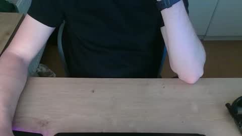 junk2711 online show from February 16, 2026, 3:52 pm