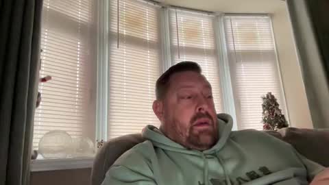 Snapshot of junky345 chatting on December 2, 2024, 10:50 am Junky online show from December 2, 2024, 10:50 am