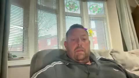 Snapshot of junky345 chatting on April 18, 2026, 5:11 am Junky online show from April 18, 2026, 5:11 am