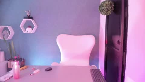 junosomnum online show from March 4, 2025, 5:00 am