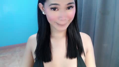 Julia online show from May 3, 2026, 2:56 pm