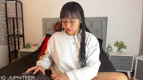  viviana  sasha  online show from January 7, 2025, 2:41 pm