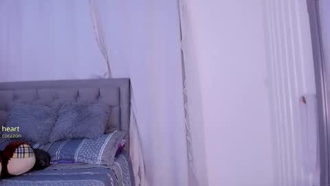  viviana  sasha  online show from November 18, 2025, 3:05 pm