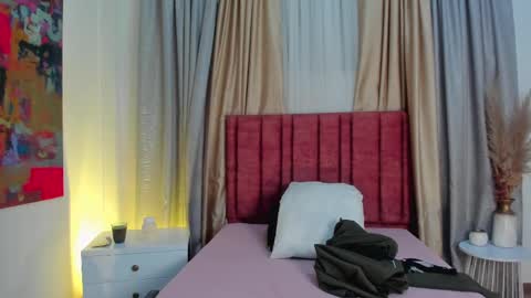 Jupiter Fox online show from March 6, 2025, 12:43 am