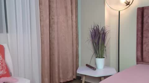 Jupiter Fox online show from October 12, 2025, 5:01 pm