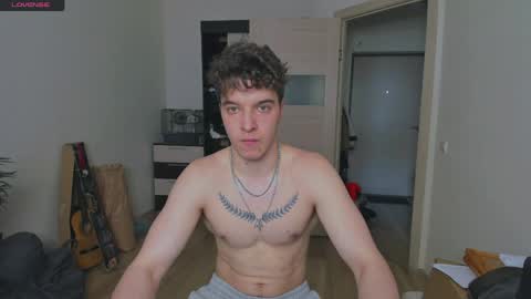 Snapshot of just_edwins chatting on June 4, 2026, 12:33 pm Edwins online show from June 4, 2026, 12:33 pm
