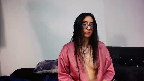 Snapshot of just_isa chatting on July 29, 2026, 11:08 am Isa y Luci online show from July 29, 2026, 11:08 am