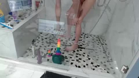 Tohiptwoquit online show from October 27, 2025, 2:48 am