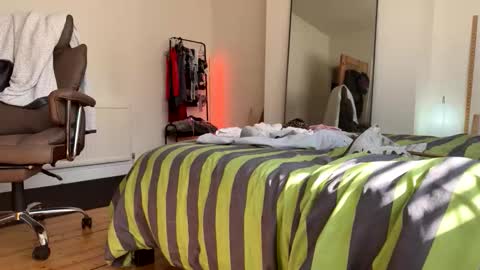 Billie  B  William online show from April 24, 2026, 9:01 am