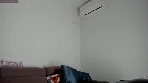 Chloe online show from October 13, 2025, 6:02 am