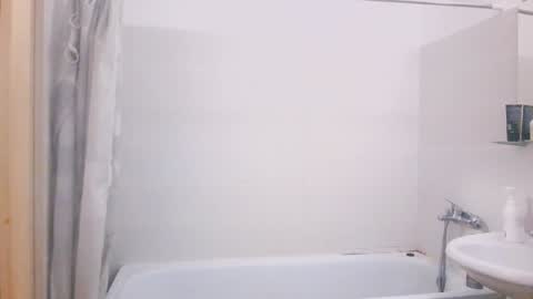 justin_badd online show from December 12, 2024, 3:37 pm