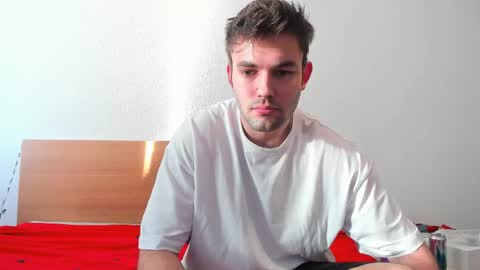 Snapshot of justin_badd chatting on April 21, 2026, 4:23 pm justin_badd online show from April 21, 2026, 4:23 pm