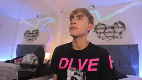 Justin online show from December 1, 2025, 11:26 am